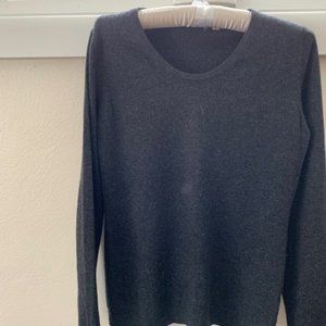 Grey Uniqlo cashmere sweater
